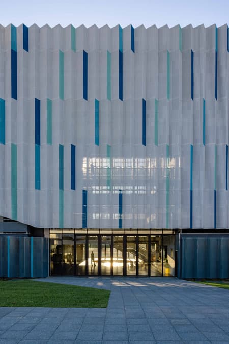 Agora UNI